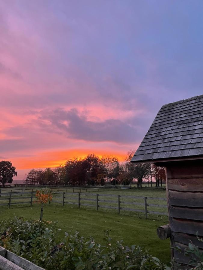 The Hat'S Hut Mixbury Esterno foto
